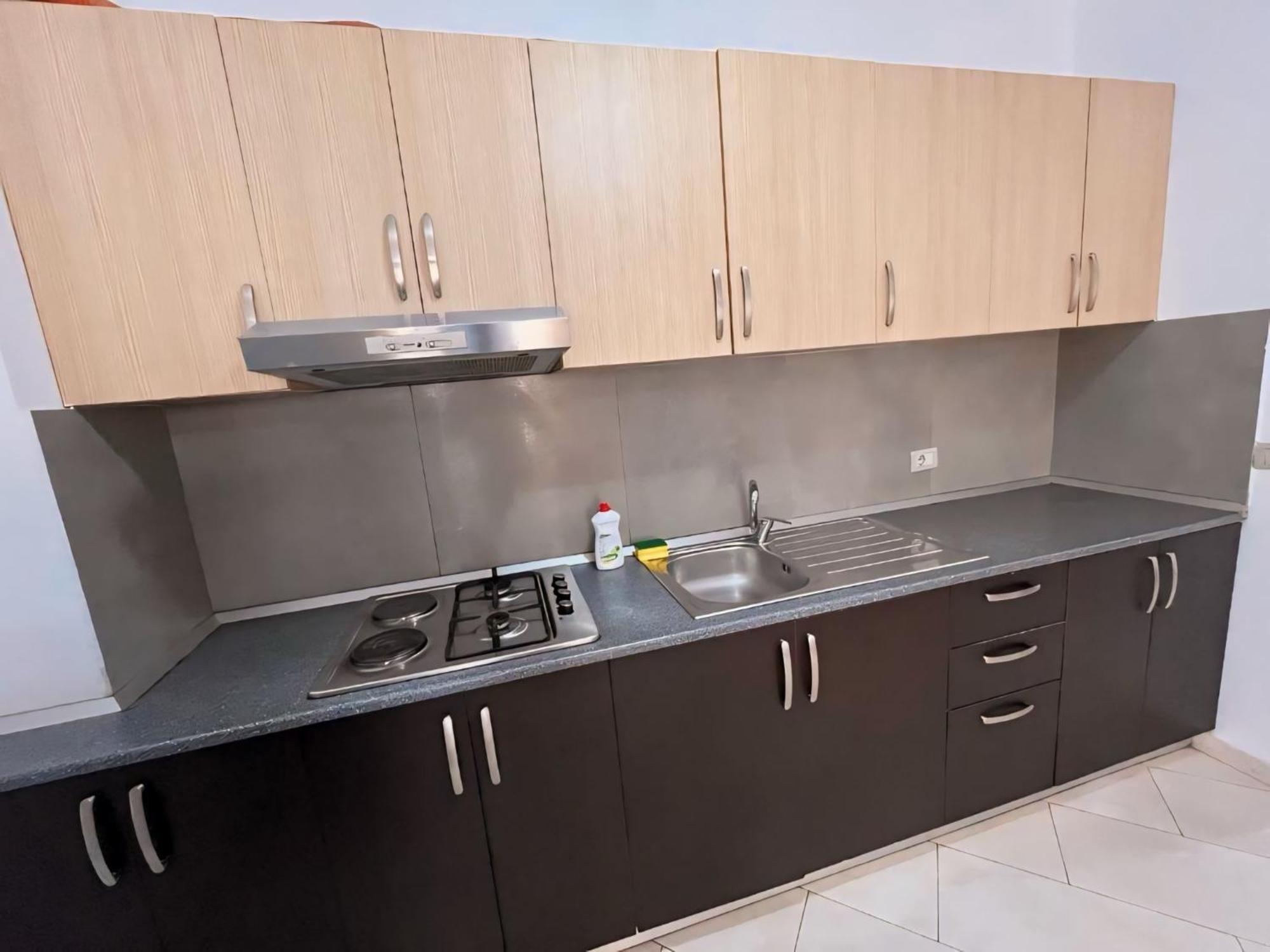 Gerald'S Central Apartments Vlore Exterior photo