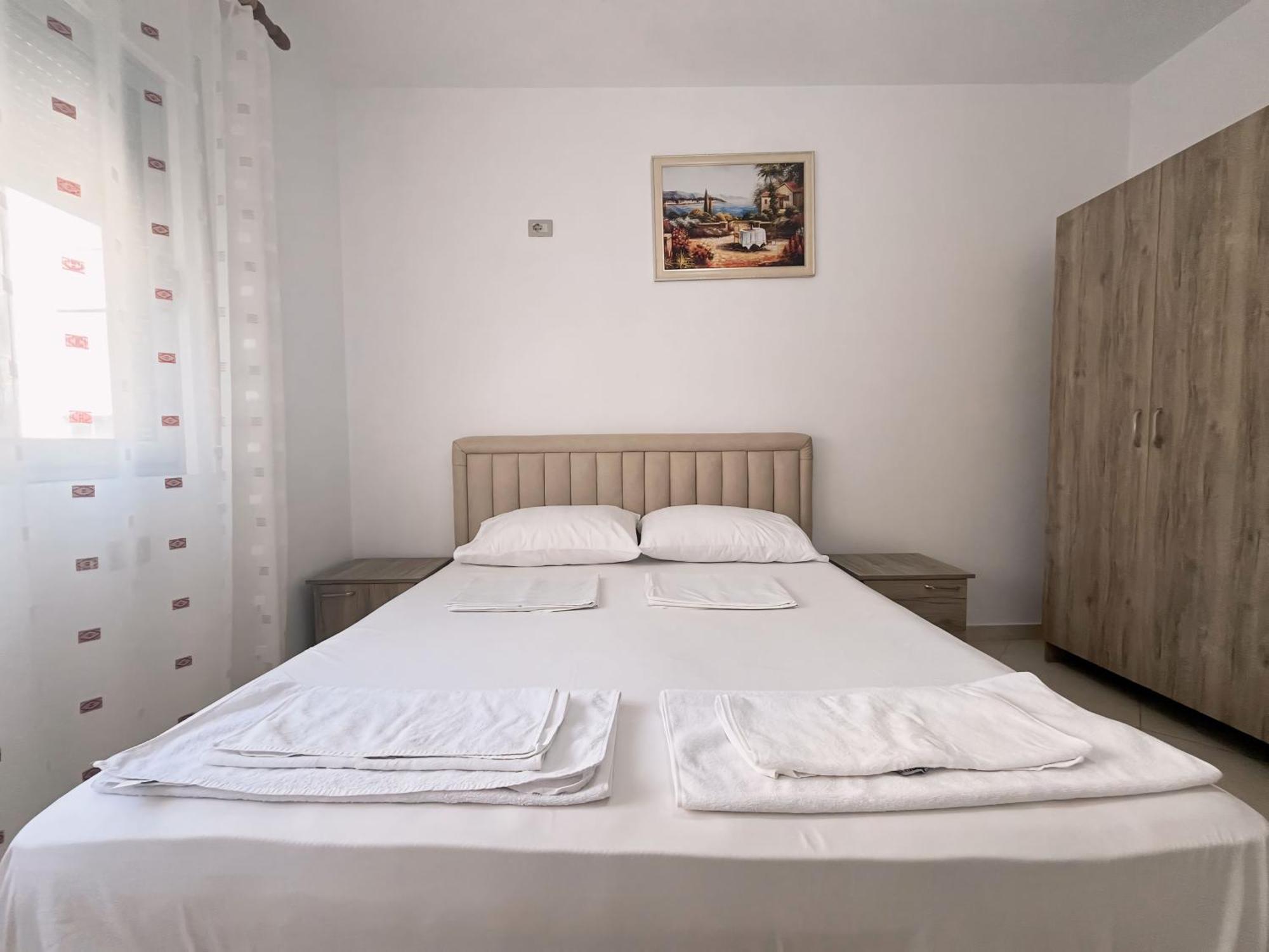 Gerald'S Central Apartments Vlore Exterior photo